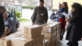 Пристигнаха изборните книжа и телефоните за видеозаснемане за габровска област