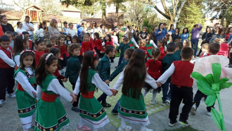 Пролетните празници пресъздадоха в най-пролетната детска градина на Севлиево