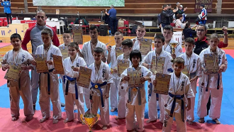 Петнайсет състезатели, петнайсет медала и купа за най-техничен състезател записа клуба по карате в Севлиево