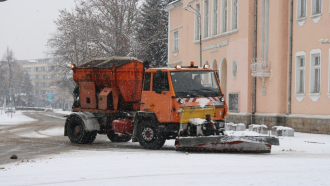 „Тихо се сипе първият сняг“, а парите за чистенето му в Севлиево – към стари познати по хитри схеми