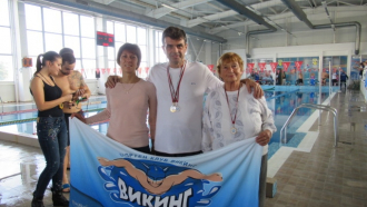 Три златни и два сребърни медала за плувците-мастери