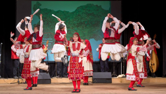 Грандиозен концерт-спектакъл „Пъстра България” представи ансамбъл „Развитие”