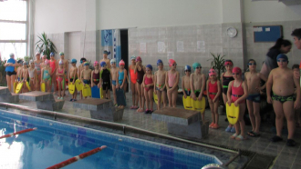 Севлиево бе домакин на областно състезание по плуване за най-малките, Севлиево и Габрово си поделиха медалите