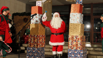 Дядо Коледа пристигна в Севлиево, дано всички деца са написали писмата си до него