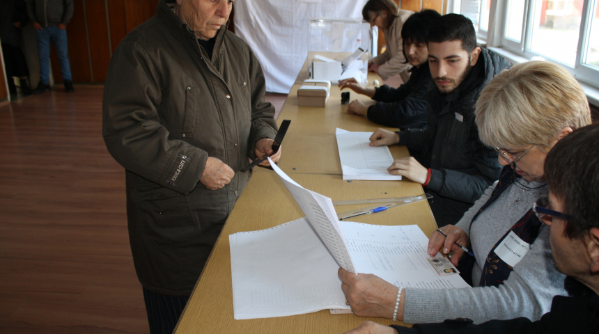 8,5 % гласуваха в община Севлиево до 10.00 часа