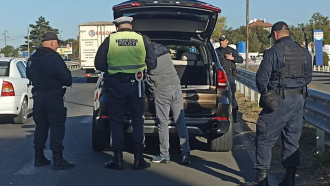 Международна престъпна група за трафик на луксозни коли е неутрализирана при спецоперация на територията на Габрово, Варна и Бургас